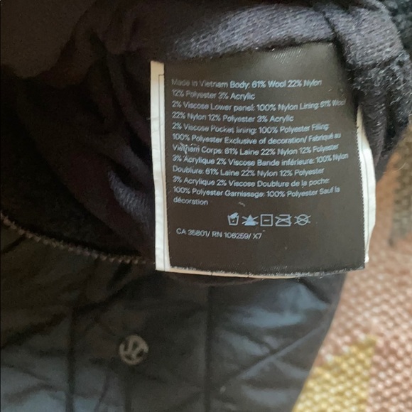 Lululemon coat (sherpa and quilt) - Picture 5 of 6